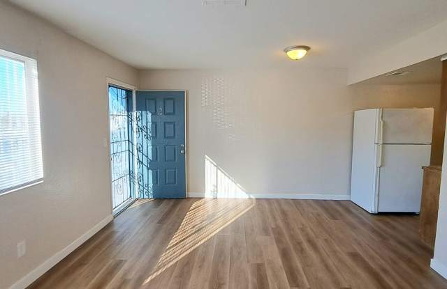 4708 Thunderbolt Avenue photos photos