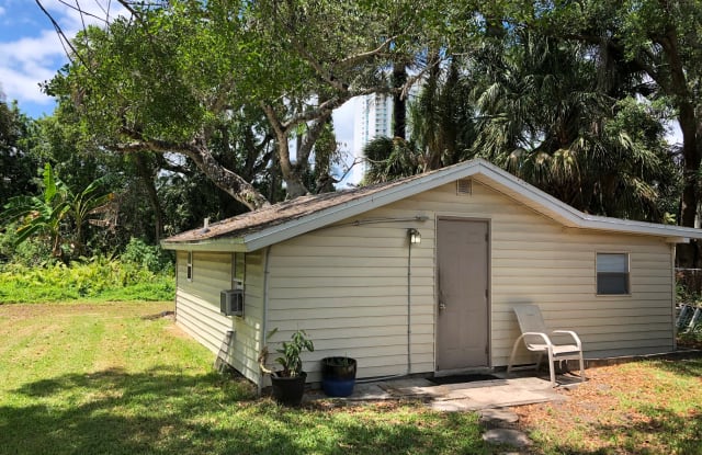 1270 Allen Street - 1270 Allen Street, Fort Myers, FL 33916