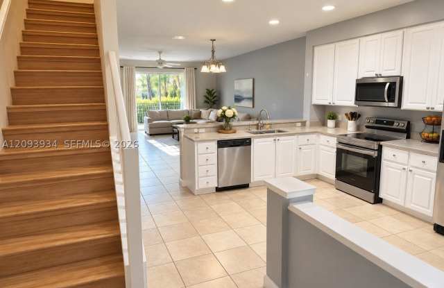 1015 Pinewood Lake Ct Gallery 3