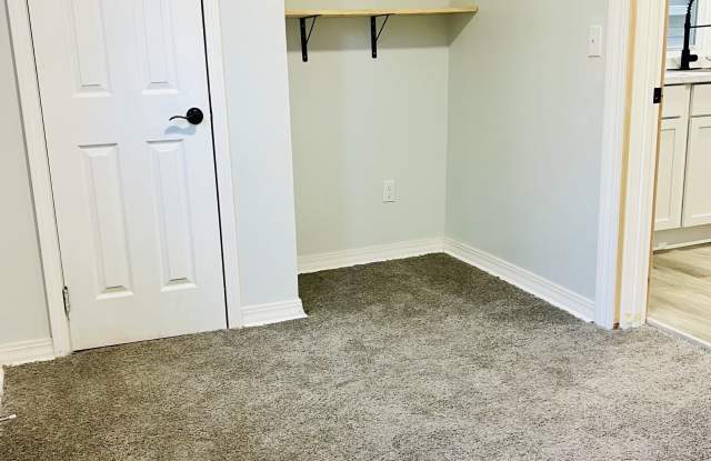 915 West Lapeer Street - 3 Gallery 4