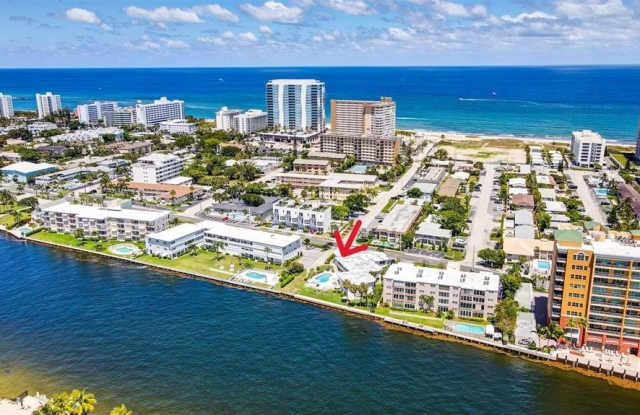 999 N Riverside Dr photos photos