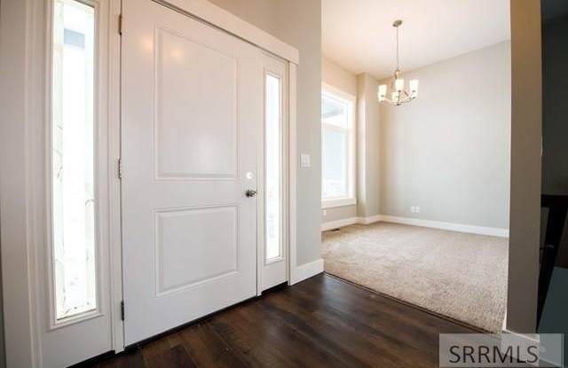 5011 Rock Hollow Lane Gallery 2