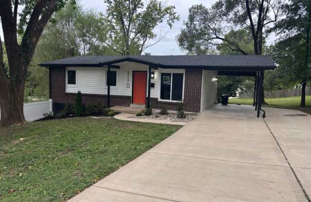 3 Bed/2 Bath Home in Webster Groves School District Gallery 1