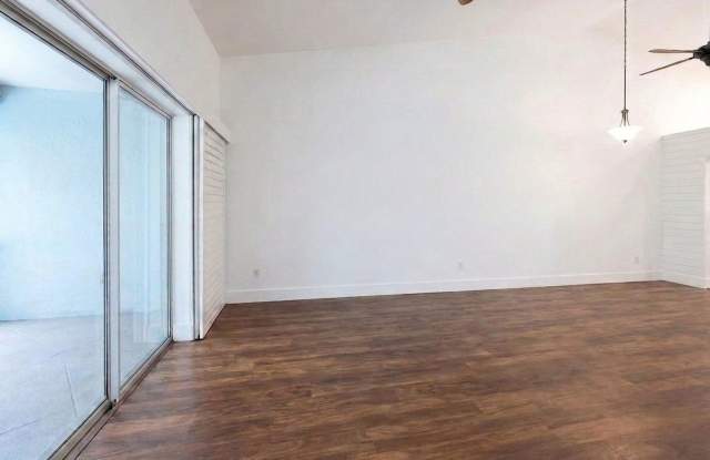 3-bedroom, 2-bath attached villa with a Private Pool Gallery 4