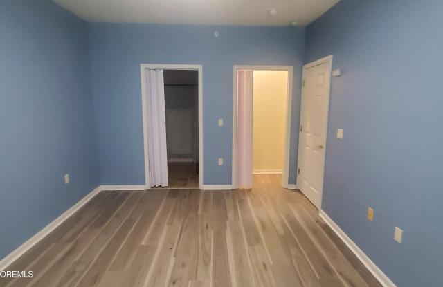 338 Sophee Lane Gallery 4