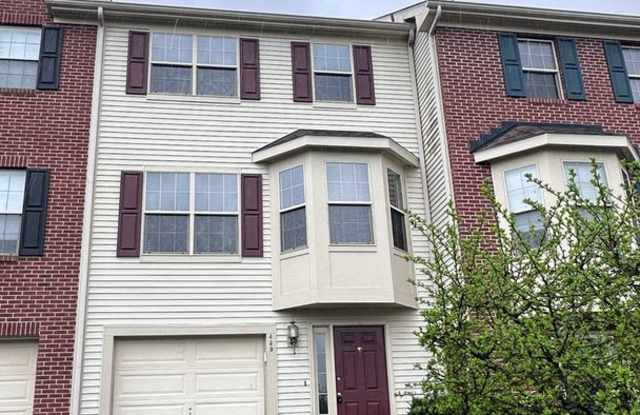 Lovely 3 bed, 2.5 bath townhouse in Seven Fields! photos photos