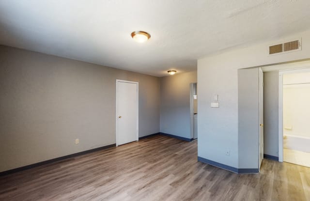 Longview Heights Apartments Gallery 3