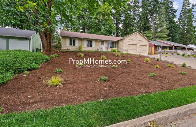 Renovated 3 Bedroom Home in Aloha - Large Fenced Yard! photos photos