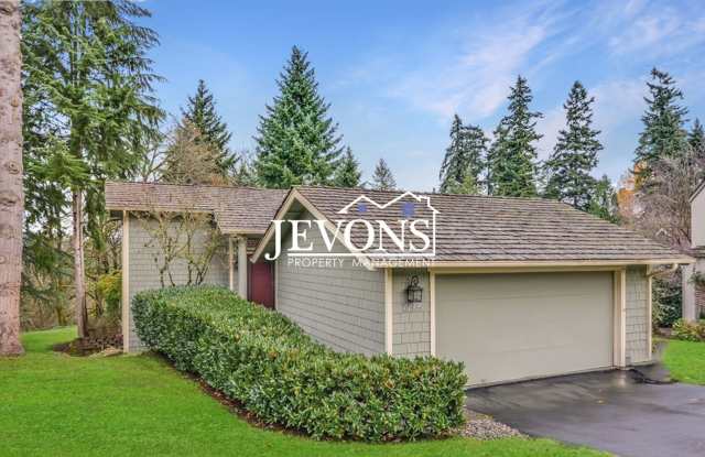Beautiful home in a prime location, near Redmond Town Center and Marymoor Park, with convenient access to major freeways - 5914 159th Court Northeast, Redmond, WA 98052