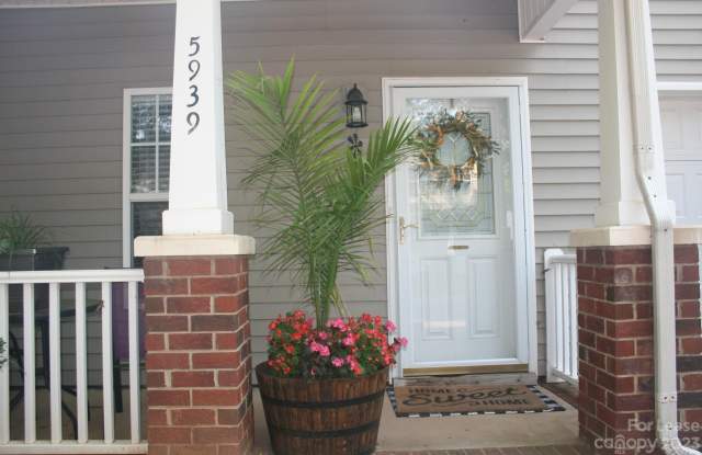5939 Pisgah Way Gallery 3
