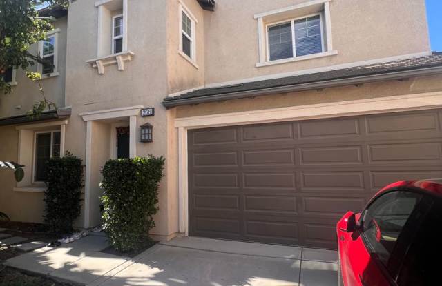 258 W Pebble Creek Ln, Orange, CA 92865 Gallery 1