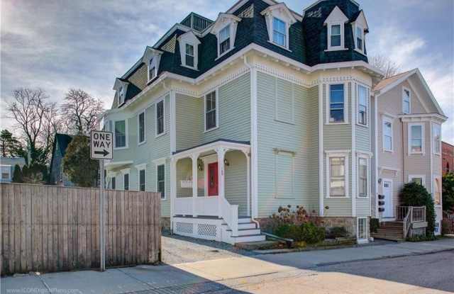 109 Church Street unit: 4 photos photos