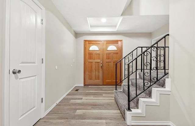 8610 Meadowood Circle Gallery 2