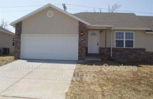 1530 E Kerr - 1530 East Kerr Street, Springfield, MO 65803