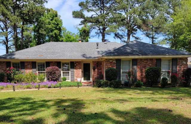 Great 4 bedroom 2 bath home in Dalraida - 3949 Croydon Road, Montgomery, AL 36109