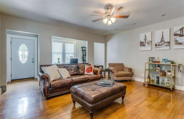 5307 Vickery Boulevard Gallery 3