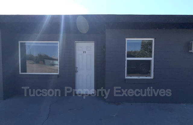 3218 East Benson Highway - 35 Gallery 1