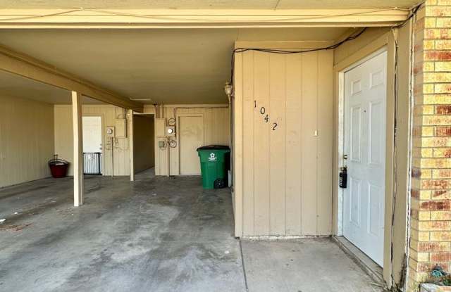 COMING SOON! | 3-Bedroom Townhome Conveniently Located! Gallery 3