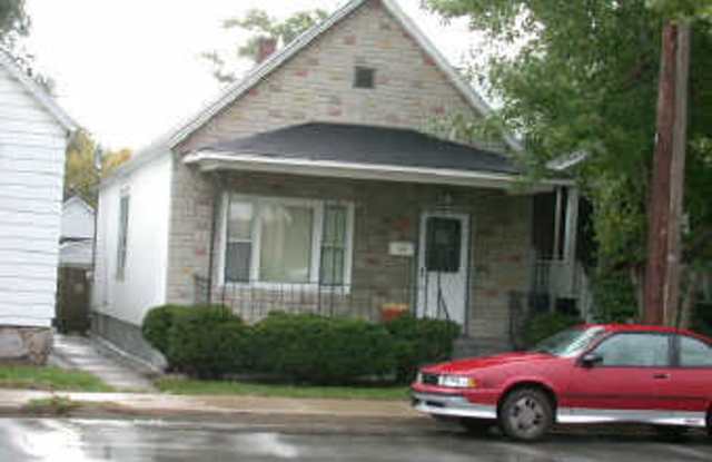 4319 Sheffield Avenue Gallery 1
