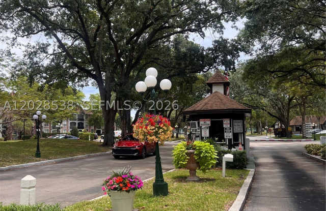 3760 Inverrary Dr Gallery 3