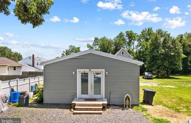 25 1ST AVENUE photos photos