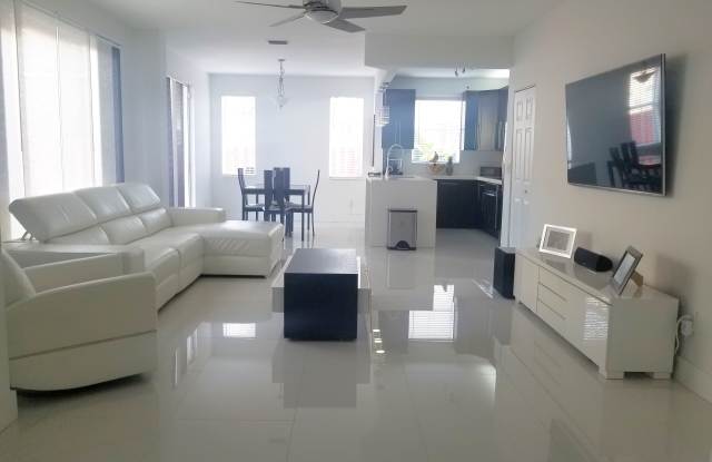 15761 Southwest 42nd Street photos photos