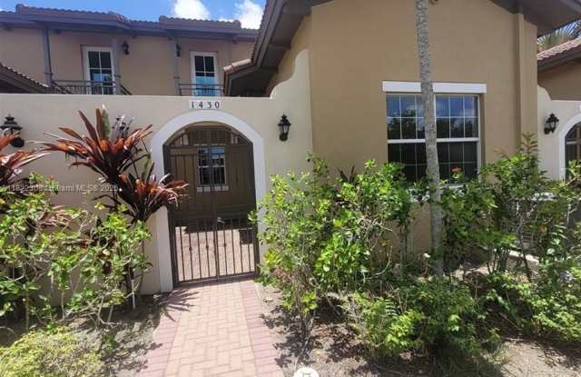 1430 SW 147th Ter photos photos