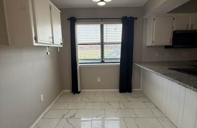 5816 8th Street - B Gallery 2