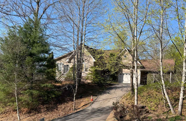 East AVL - Mountain Views and Space Galore! photos photos