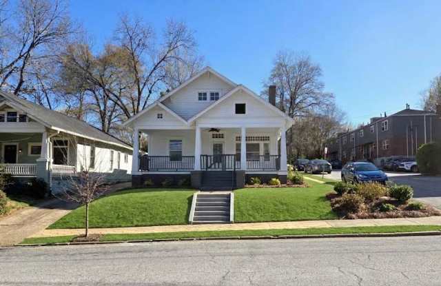 2BD/2BTH Home with FLEX SPACE Available with Off Street Parking - 1147 North Avenue, Hapeville, GA 30354