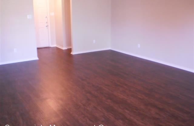 107 Hickory Gallery 4