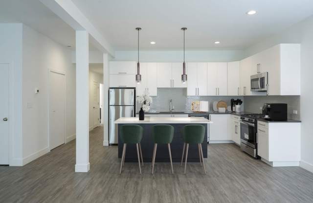 5487-5491 S. Hyde Park Boulevard photos photos