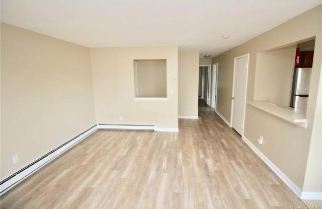 25 Lexington Hill Gallery 4