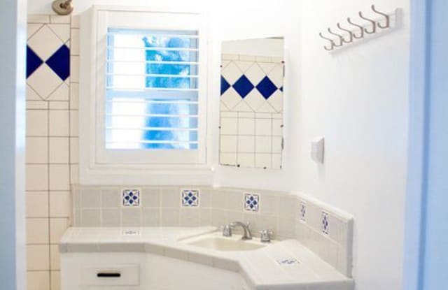 5700 Katherine Ave - 5700 Katherine Avenue, Los Angeles, CA 91401