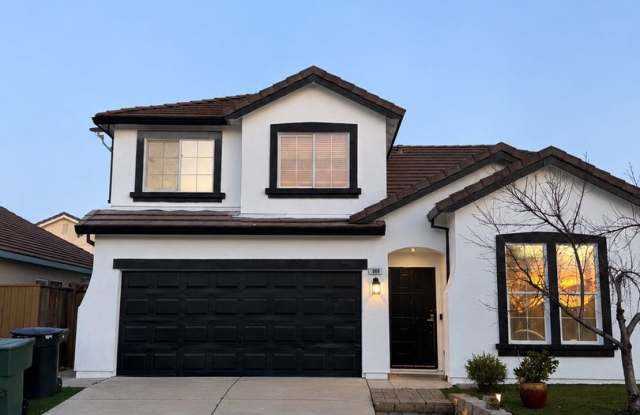Your Next Home in One of Roseville’s Most Desired Neighborhoods! Gallery 1