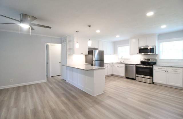 October FREE On This 2 Bedroom 1 Bath Near KU Med Gallery 3