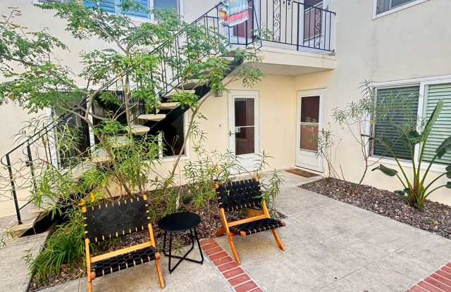 CHARMING PACIFIC BEACH 2BD/2BA CONDO! CLOSE TO THE BAY & OCEAN! Only $3,295/mo! photos photos