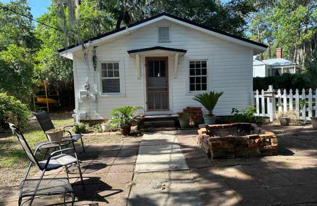 Furnished Studio Available in Pigeon Point - 926 La Chere Street, Beaufort, SC 29902