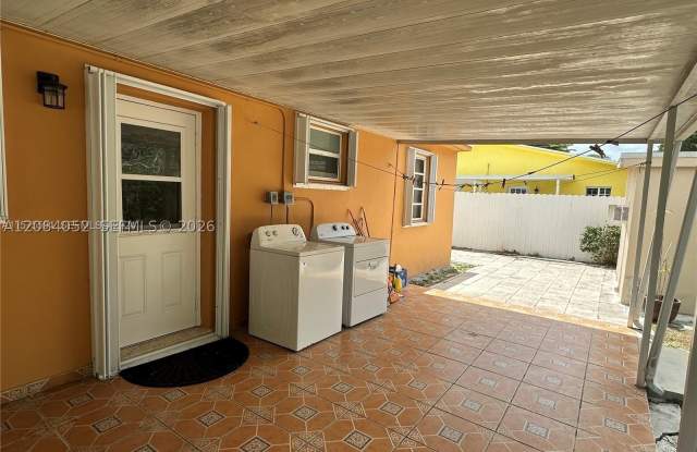 10500 NW 28th Ct Gallery 2