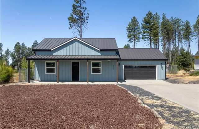 Paradise 2 bed 2 bath home, RV/Boat parking, large fenced back yard - 5991 Hazel Way, Paradise, CA 95969