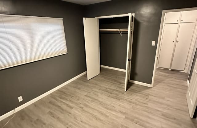 9632 Western Avenue - 8 photos photos 9632 Western Avenue - 8 photos photos