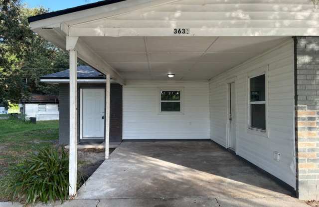 Cozy 2 bedroom, 1 bathroom home photos photos