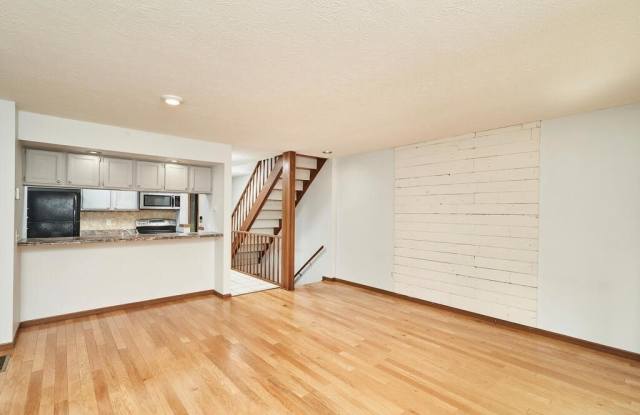 2460 Wrens Drive S Gallery 4