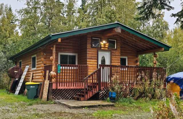 Cozy 2-Bedroom Home Off Farmer's Loop – Convenient  Comfortable Living! photos photos