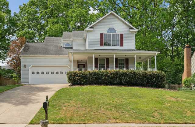 Lovely 3Bd/3.5 Bth SFH in quiet neighborhood w/attached 2 car garage! Pets welcome! - 13619 South Springs Drive, Centreville, VA 20124