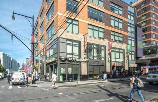 39-16 Prince Street Gallery 3