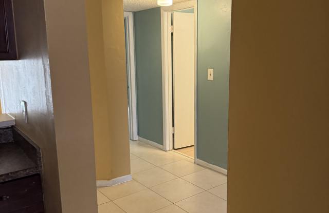 4207 Lakeside Drive Gallery 2