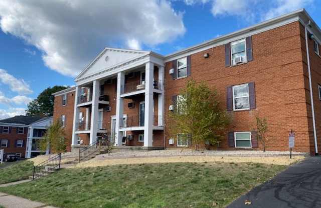 894 Mohawk Trail Apartments Gallery 1