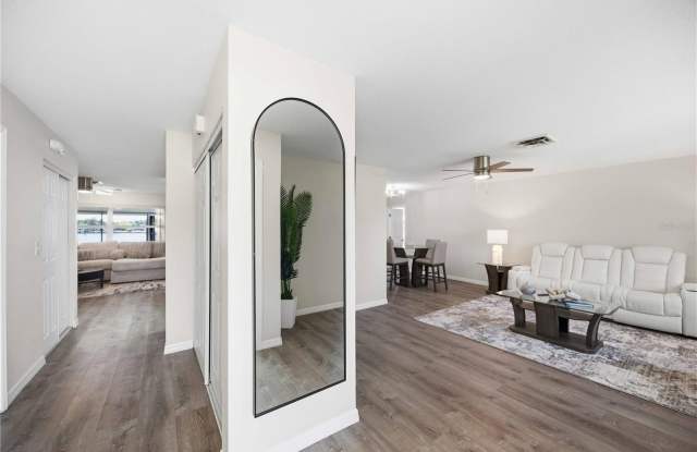 1933 FAIRVIEW Drive Gallery 4