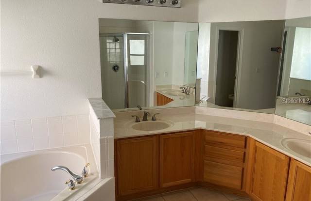 3534 SOMERSET CIRCLE Gallery 4
